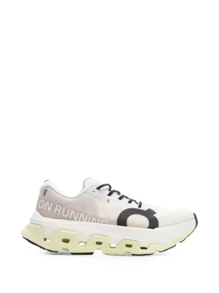 Sneakerși On