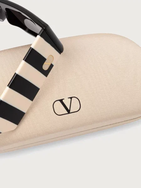 Солнцезащитные очки Valentino Eyewear