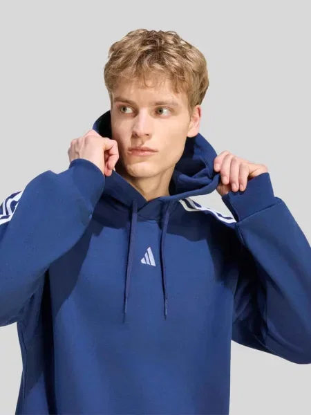 Bluza o kroju regular fit z mieszanki bawełny Adidas Sportswear granatowa