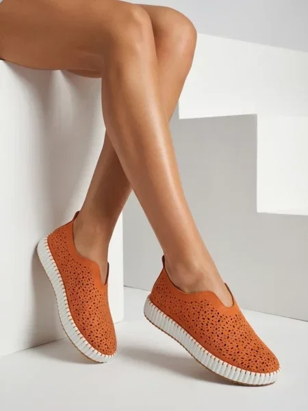 Sneakerși Resti alb