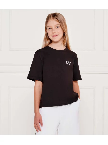 Tricou