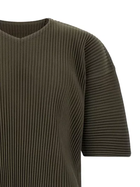 Тениска Homme Plissé Issey Miyake с V-образно деколте зелено
