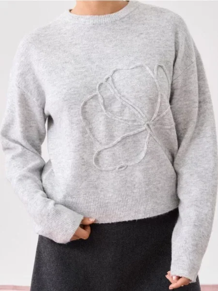 Светр з 3D аплікацією та домішкою вовни сірий