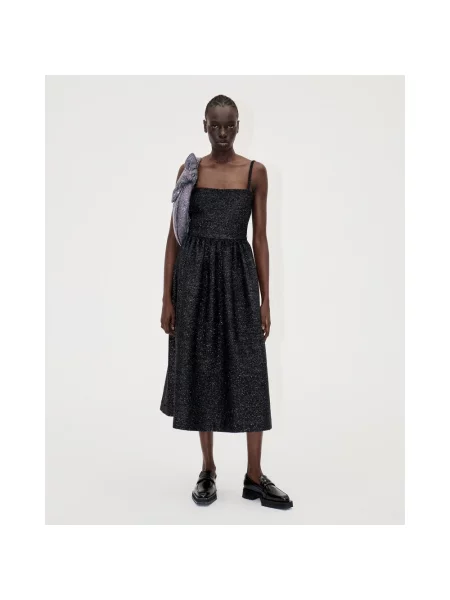 Stine Goya sukienka z domieszką wełny midi rozkloszowana czarny