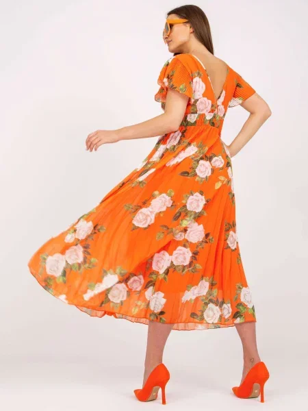 Kvetinové plisované midi šaty Fashionhunters po kolená oranžová