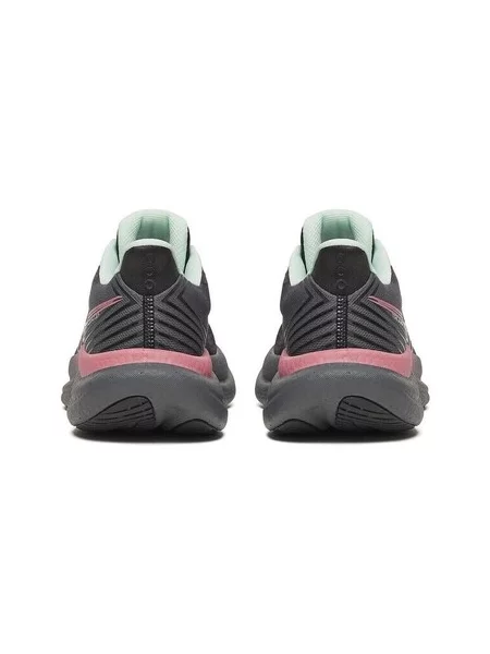 Boty Saucony Chaussures de running Triumph 23 maille respirante černé