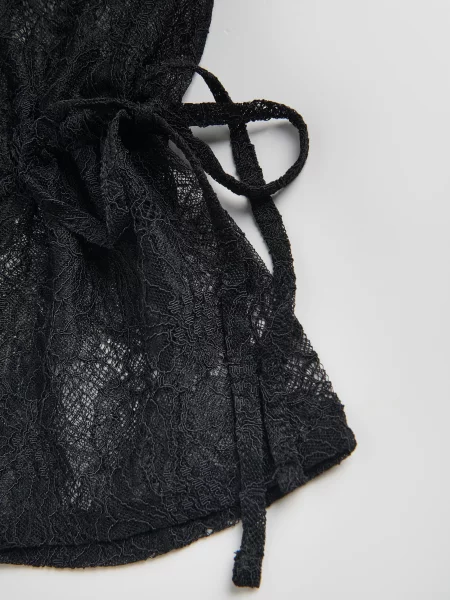 Reserved Мереживна блузка з коміром-стійкою чорний