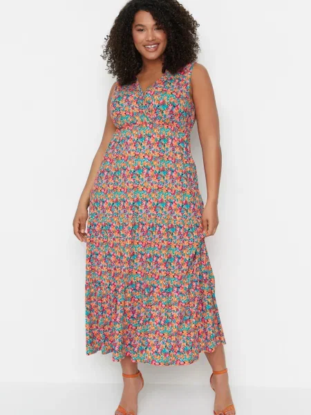 Rochie Trendyol cu model floral în linie A maro