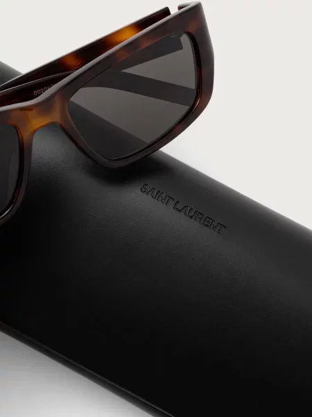 Солнцезащитные очки Saint Laurent