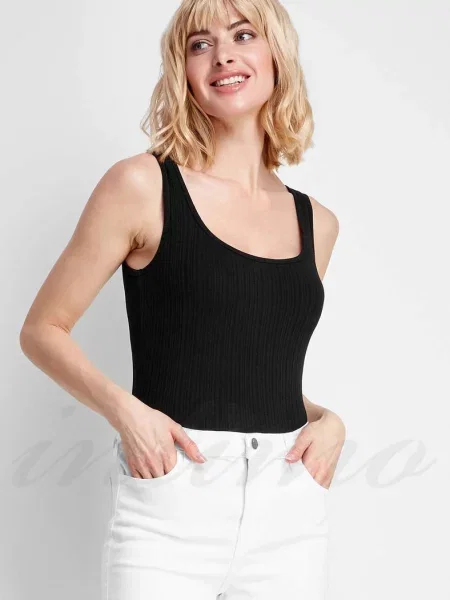 Женская однотонная майка чорна