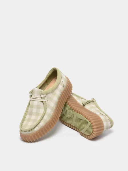 Замшевые ботинки Clarks бежевые