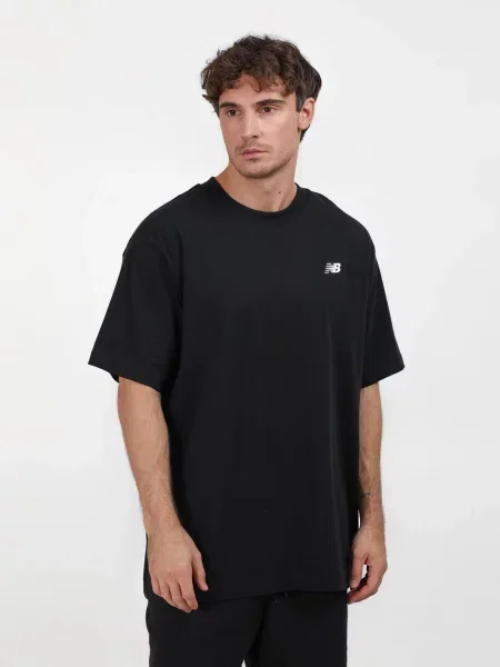 Футболка New Balance чорний