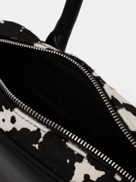 Кожаная сумка-багет Steve Madden