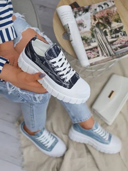 Sneakerși Resti cu platformă alb