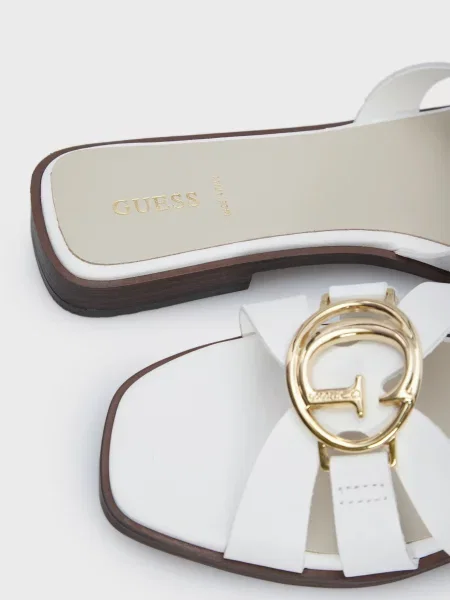 Шкіряні шльопанці Guess білі