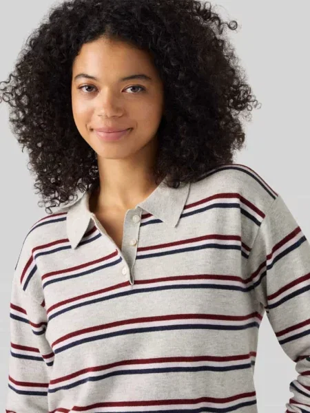 Sweter o kroju regular fit z mieszanki bawełny Levi's