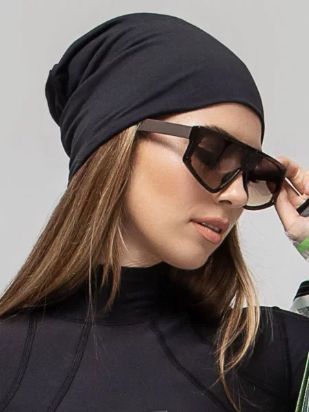 Женская шапка чорна