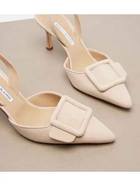 Pantofi cu toc Manolo Blahnik din piele de căprioară slingback bej