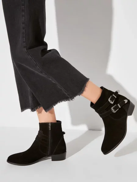 Gležnjarji Trendyol iz semiša črna