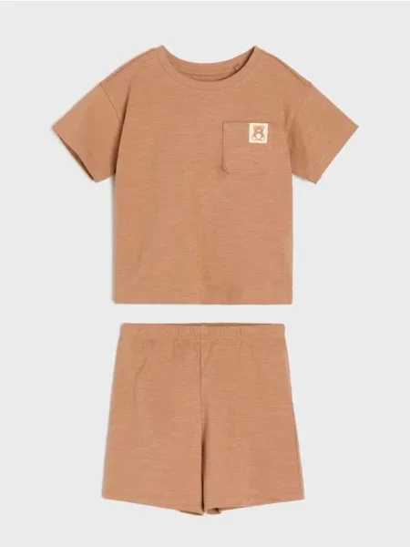 Sinsay oversize pyžamo s kapsičkou hnědá