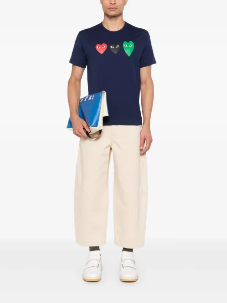 Тениска Comme Des Garçons Play с принт със сърца синьо
