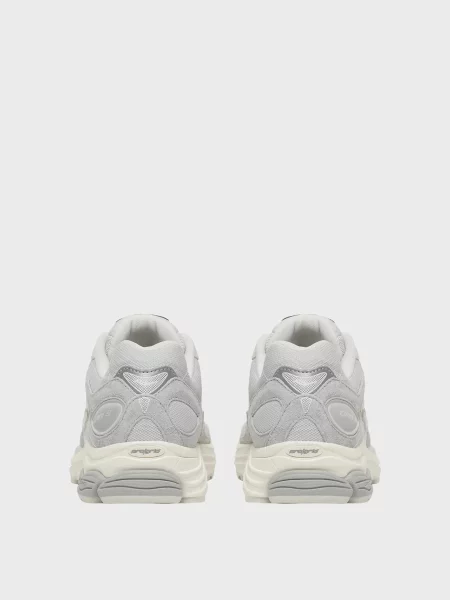 Замшевые кроссовки Saucony белые