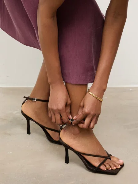 Answear.LAB sandale din piele întoarsă Unscripted Collection maro