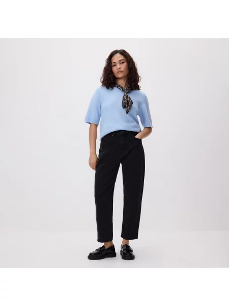Reserved Mom jeans se zkrácenou nohavicí černý