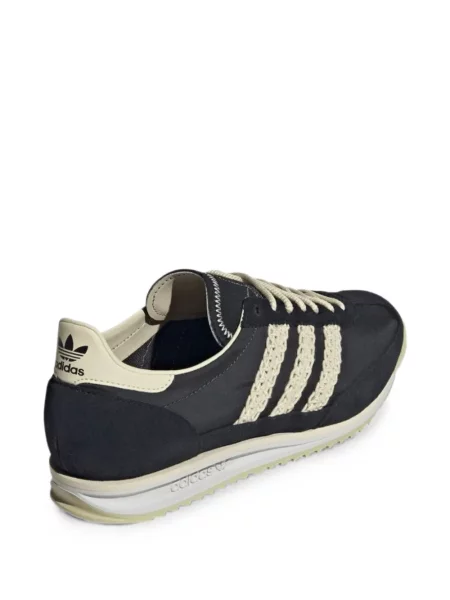 Маратонки Adidas с връзки с дантела черно