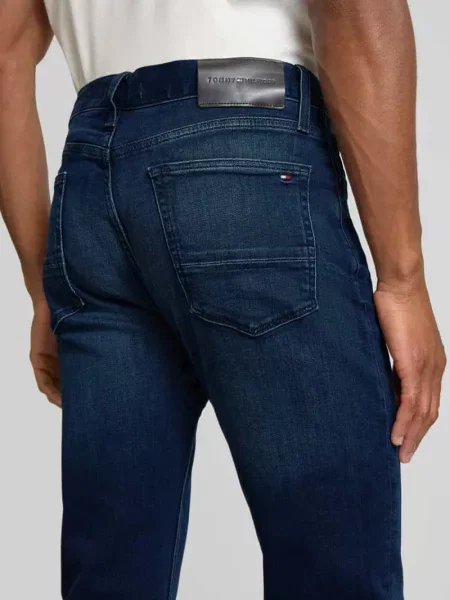 Jeansy o kroju slim fit z dodatkiem streczu model ‘CORE BLEECKER’ Tommy Hilfiger niebieskie
