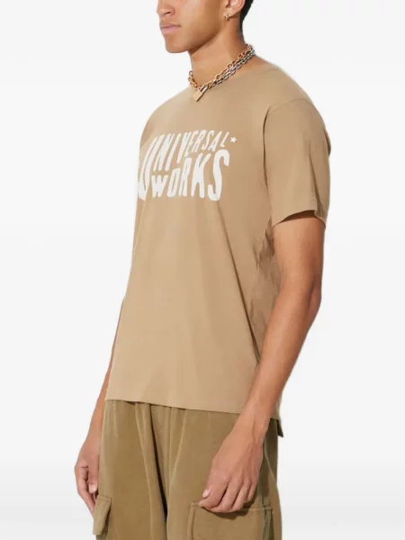 Tricou grafic Universal Works cu imagine