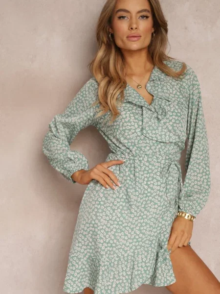 Rochie mini tip plic cu decolteu decorativ Kahadi verde