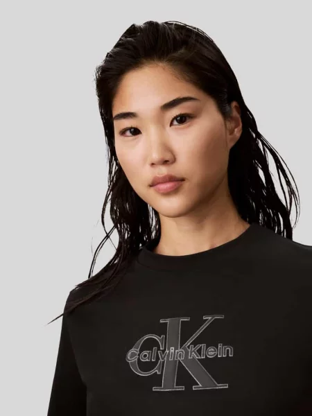 T-shirt o kroju regular fit z czystej bawełny Calvin Klein Jeans czarna