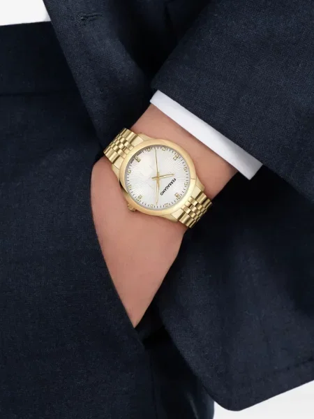 Ceas Ferragamo auriu