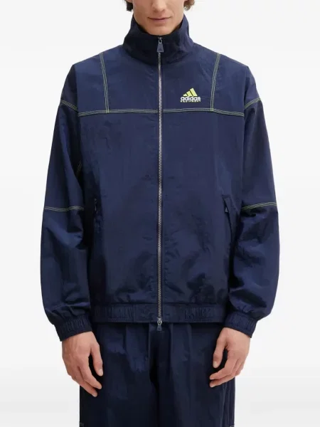 Tricou Adidas în carouri cu autograf cu glugă gri