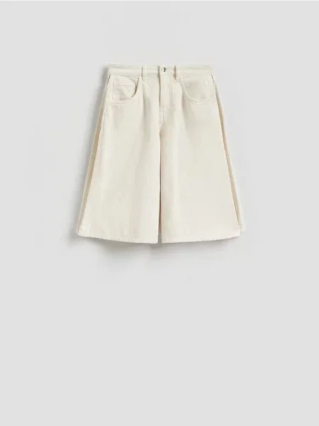 Reserved Bermude din denim nude