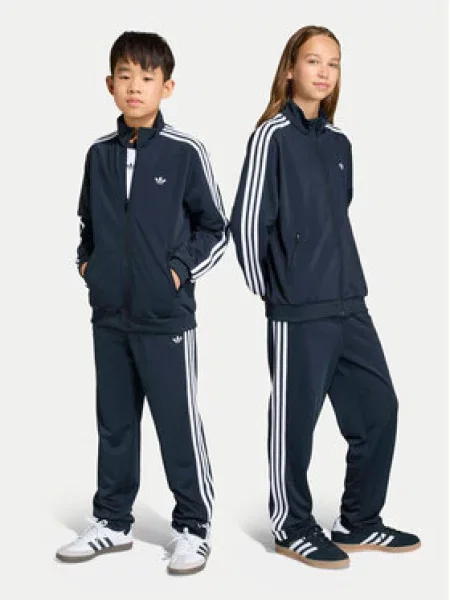 Teplákové kalhoty adidas černé