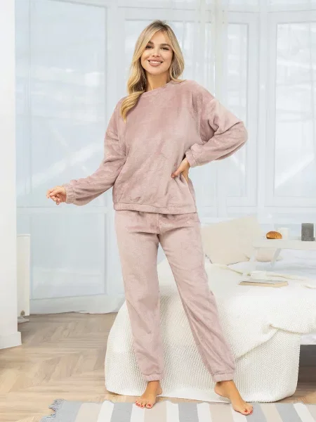 Велюровая пижама Issa Plus бежевая