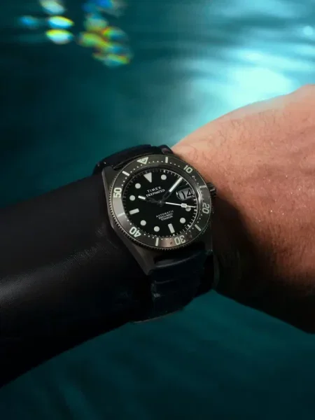 Ceas Timex negru