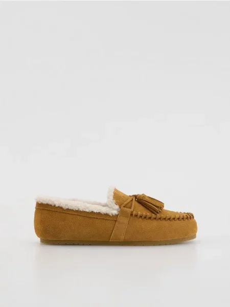 Замшевые лоферы Reserved бежевые