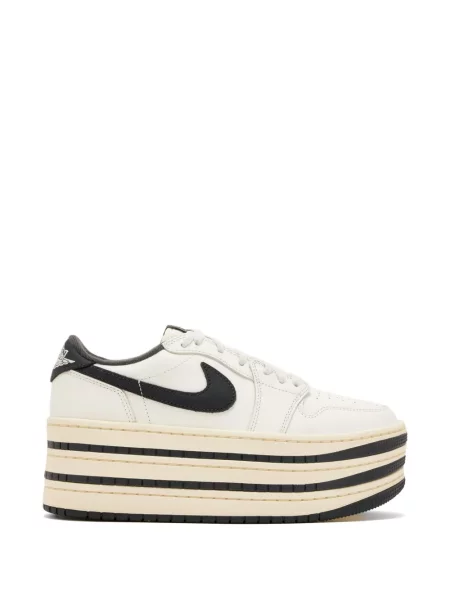 Бягане чехли Nike на платформе бродирани оранжево