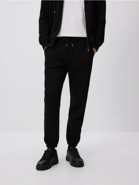 Reserved Spodnie dresowe regular fit czarny