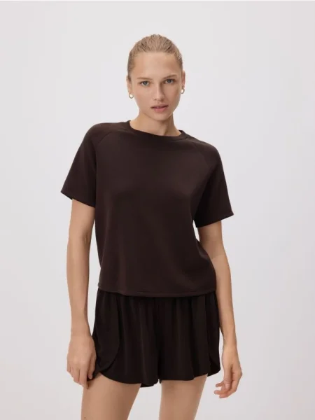 Reserved Tricou regular cu adaos de modal maro-închis maro