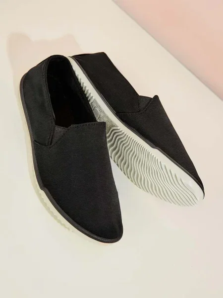 Sneakerși Resti negru