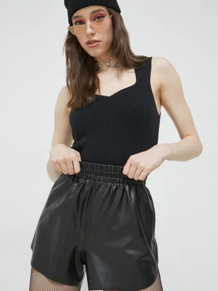 Top Abercrombie & Fitch černý