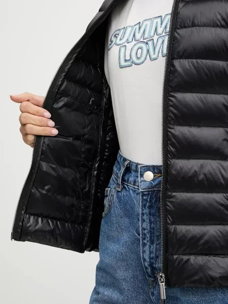 Пуховик Armani Exchange черный
