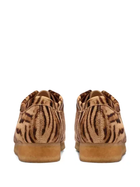 Desert boots Clarks Originals με σχέδιο με ρίγες τίγρη καφέ