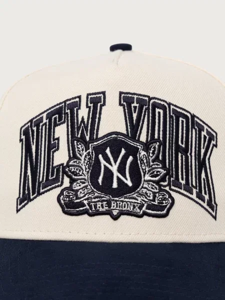 Замшевая кепка New Era