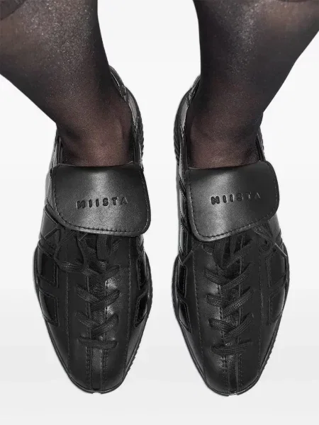 Sneakerși Miista cu șireturi din dantelă negru