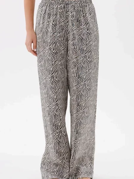 Брюки с высокой посадкой